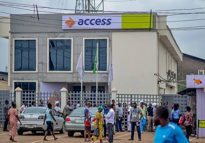 After Donating N1bn To FG, Access Bank Plans To Sack 800 Workers, Slashes Others’ Salaries By 40%