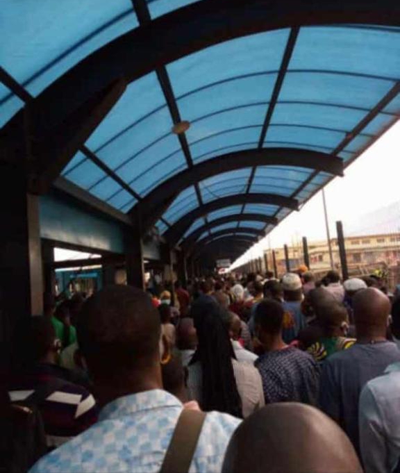 COVID-19: Lagos Government Not Strictly With Enforcement On Social Distancing — BRT Passenger