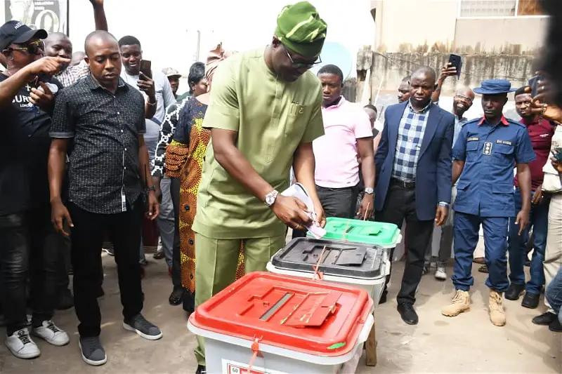 Oyo LG Poll: Makinde Commends OYSIEC, Urges Electorate To Vote Like Himself